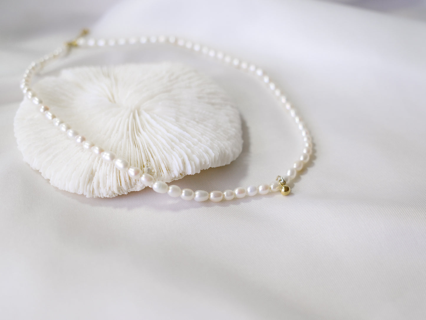 Simple rice pearl necklace