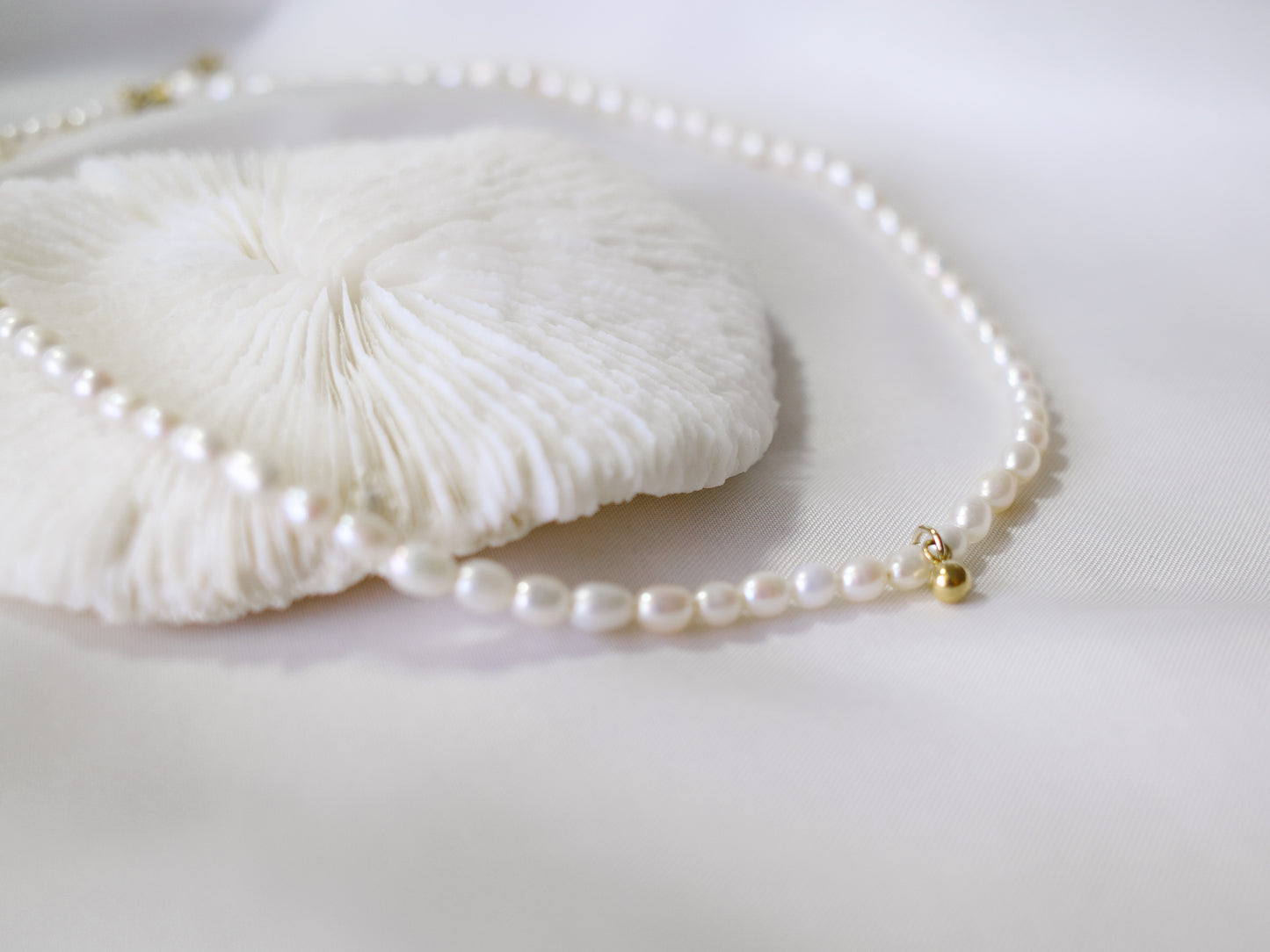 Simple rice pearl necklace