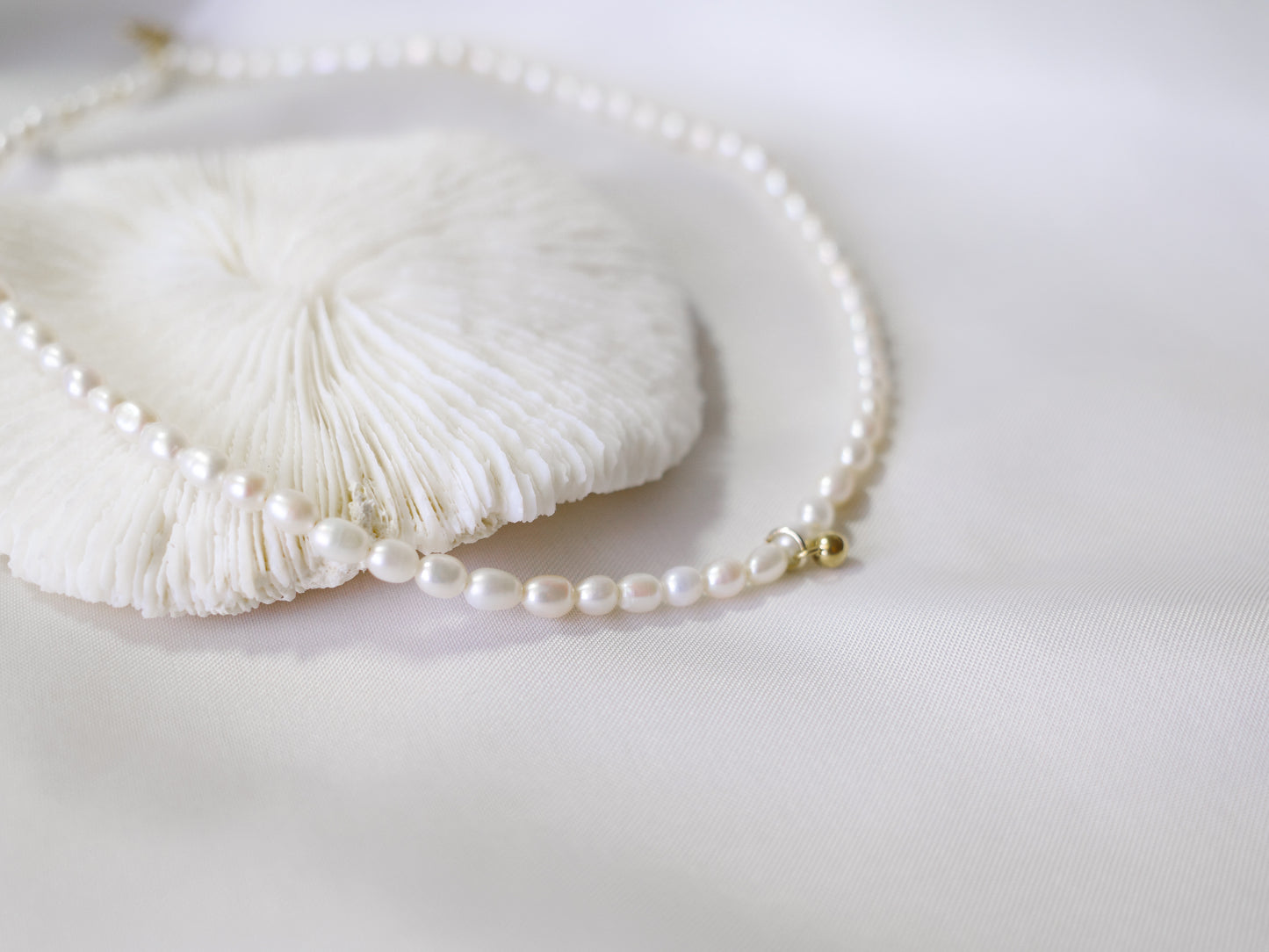 Simple rice pearl necklace